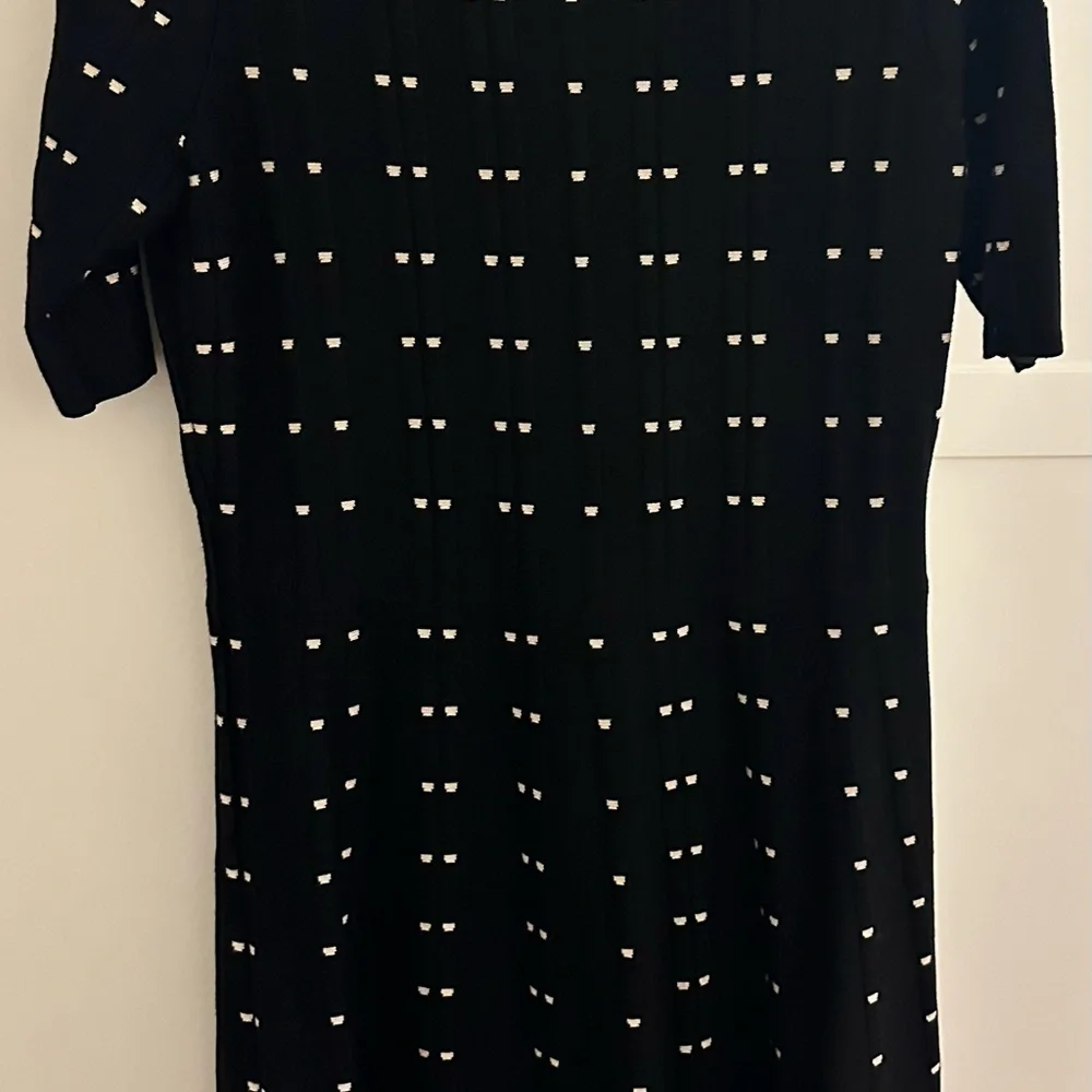 Gabby Skye Sweater Dress
Size XL - Picture 2 of 3